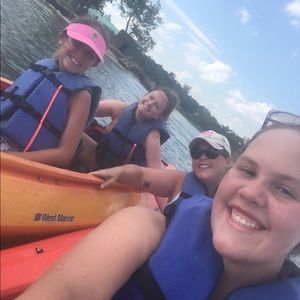 Meet your Posher, Brittney